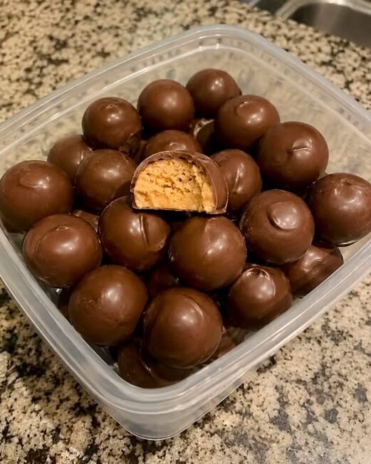Weight Watchers Three-Ingredient No-Bake Chocolate Peanut Butter Balls